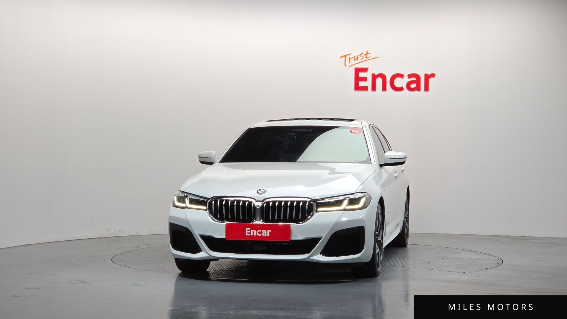 BMW 5 Series (G30) 2021 — миниатюра 3
