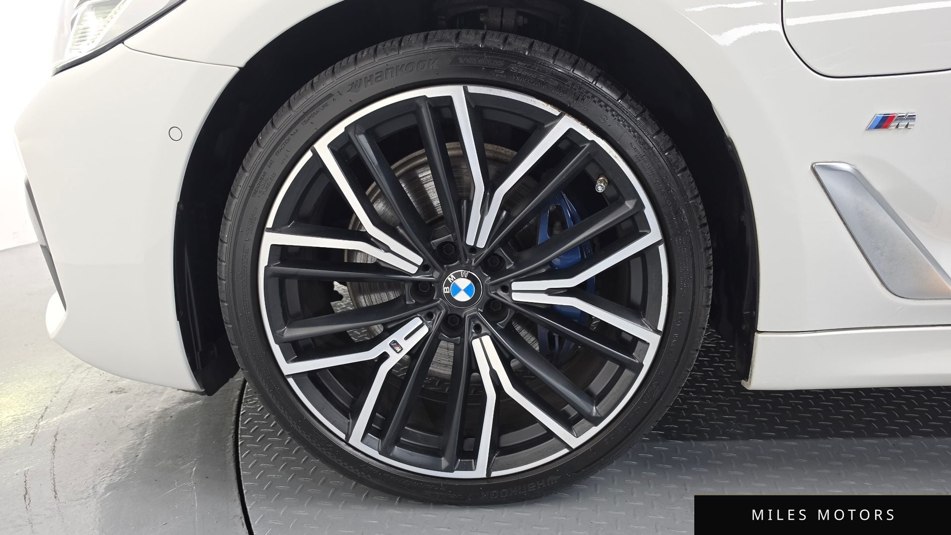 BMW 5 Series (G30) 2021 — миниатюра 5
