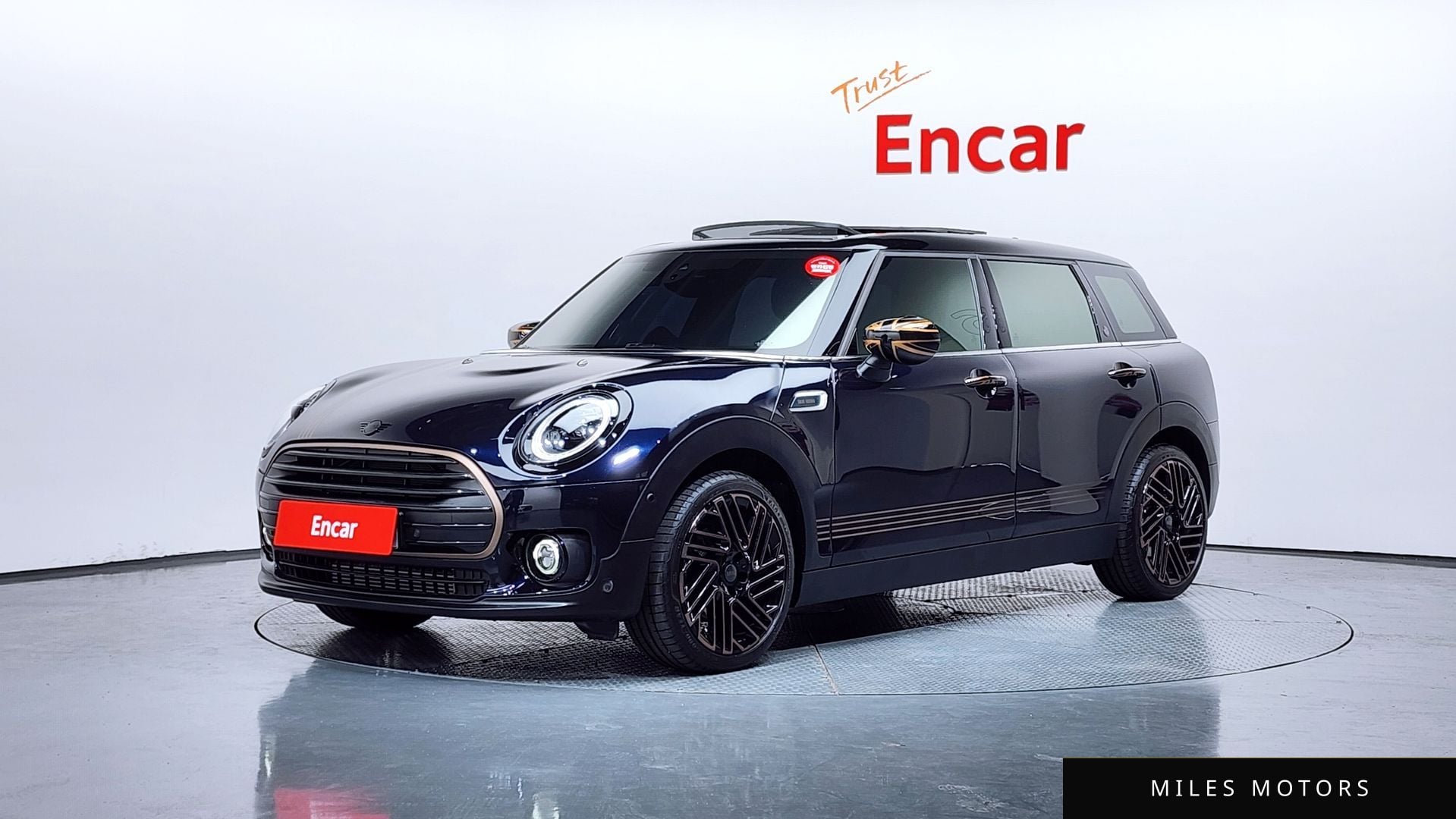 MINI Clubman 2024 — фото 1 из 12