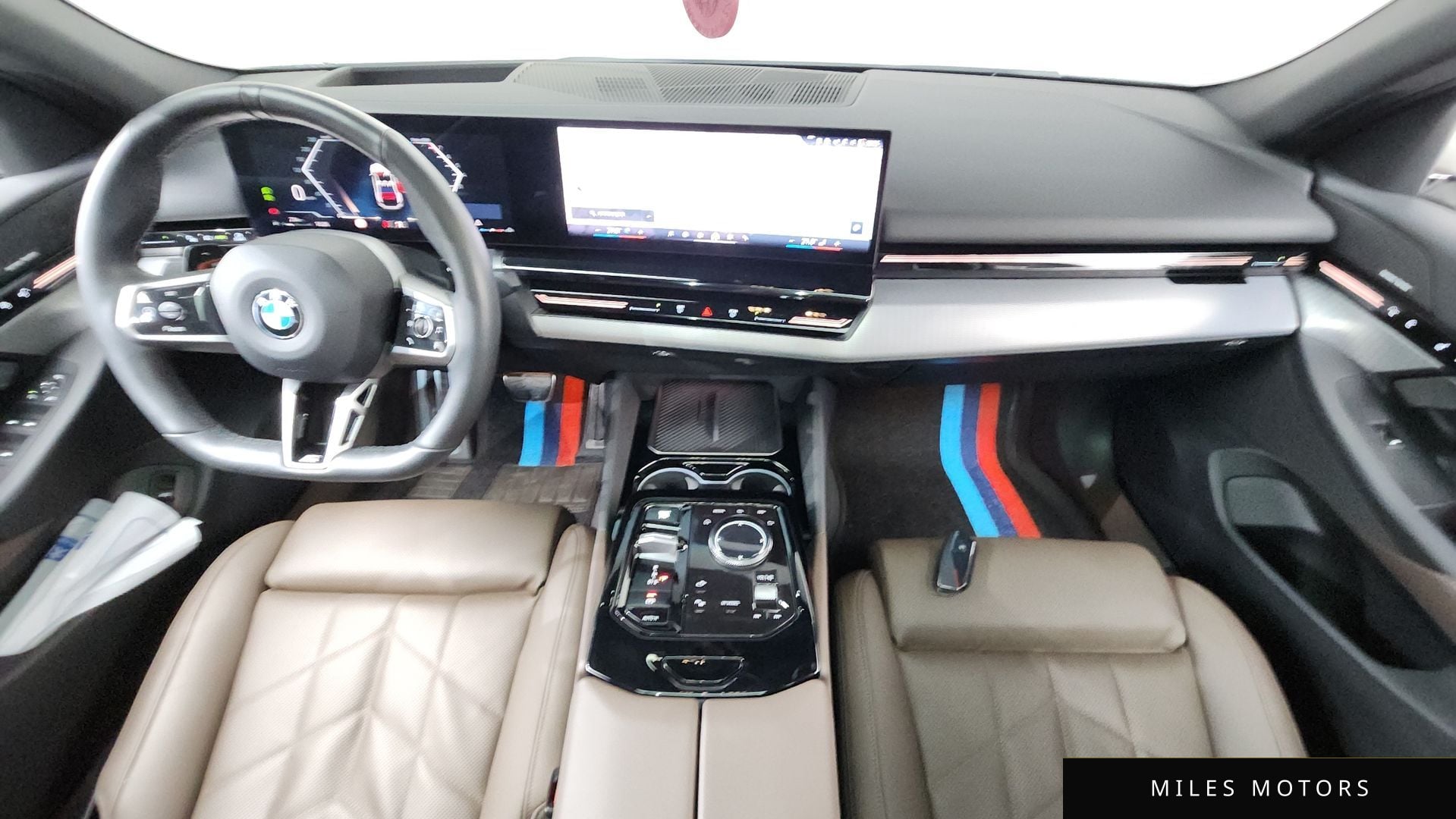 BMW 5 Series (G60) 2024 — миниатюра 10