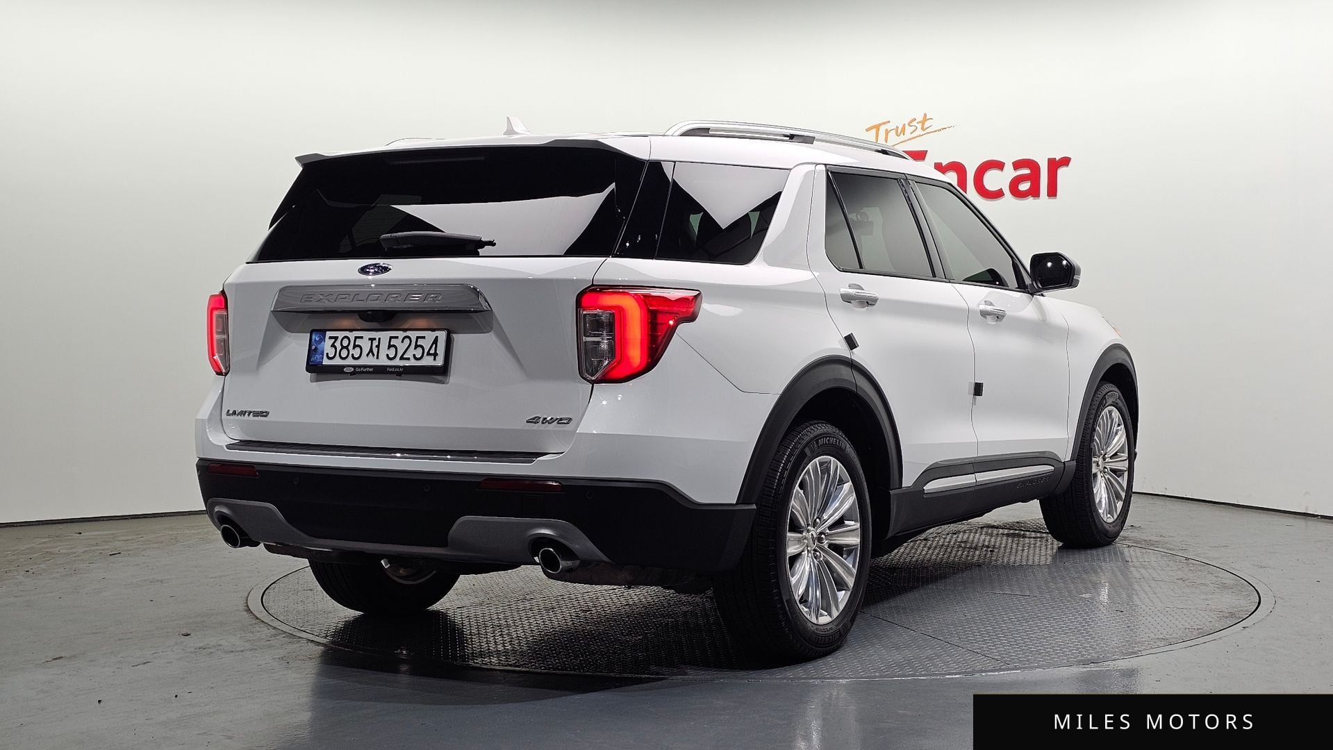 Ford Explorer 2023 — миниатюра 2