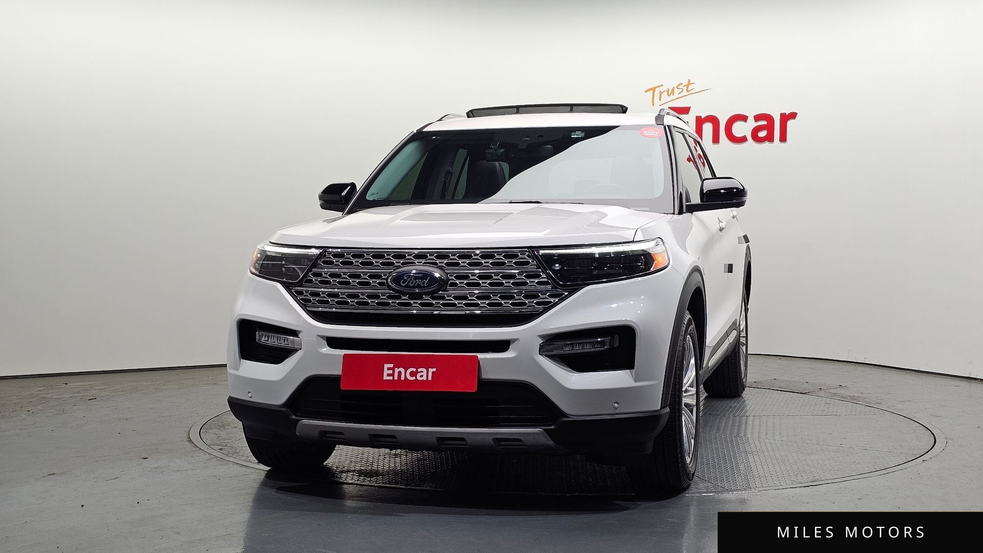 Ford Explorer 2023 — миниатюра 3