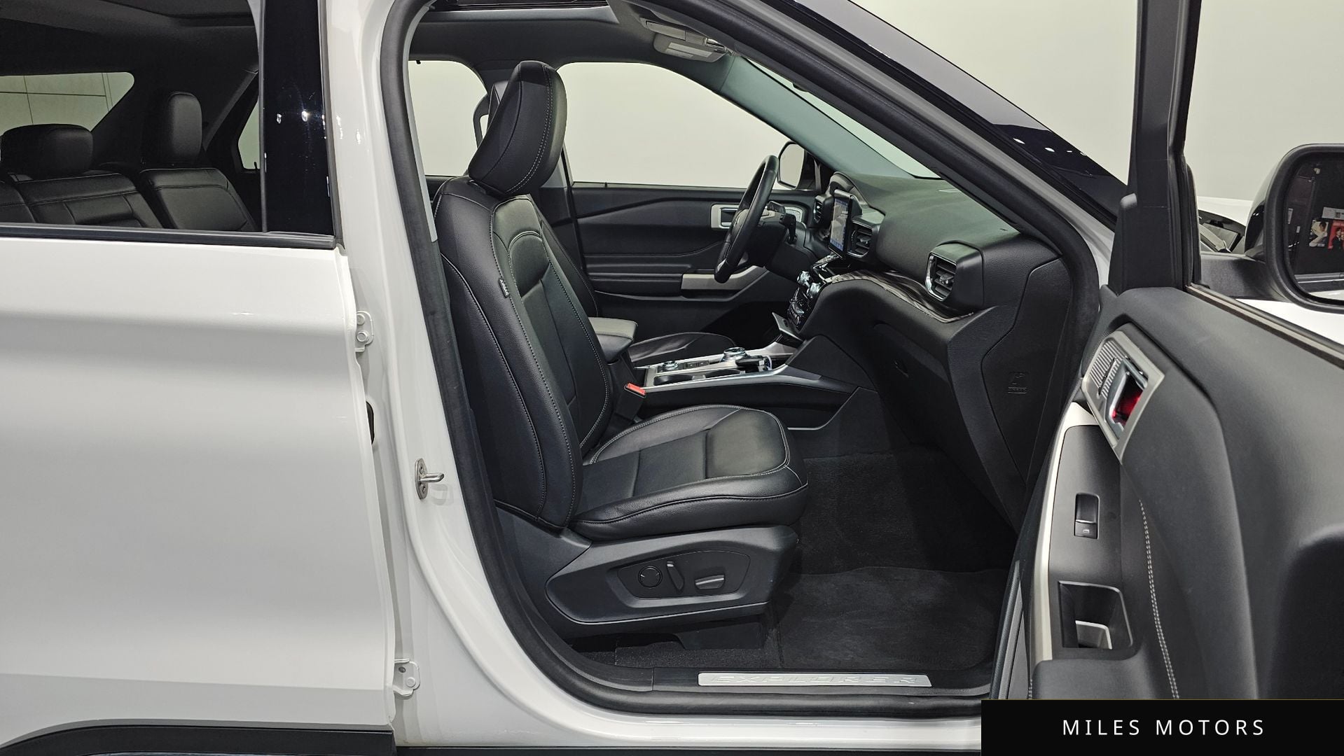 Ford Explorer 2023 — миниатюра 11