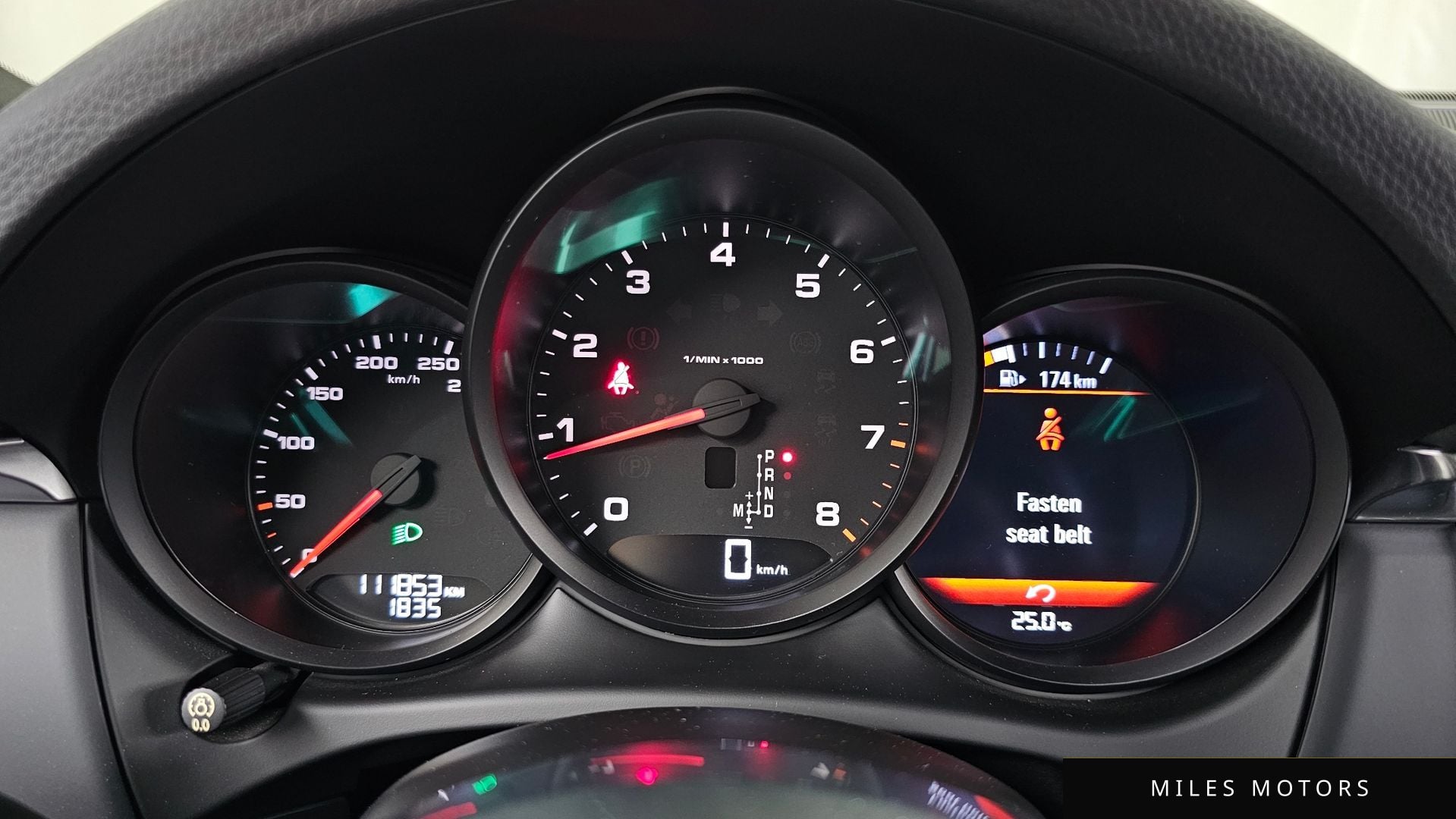 Porsche Macan 2018 — миниатюра 11