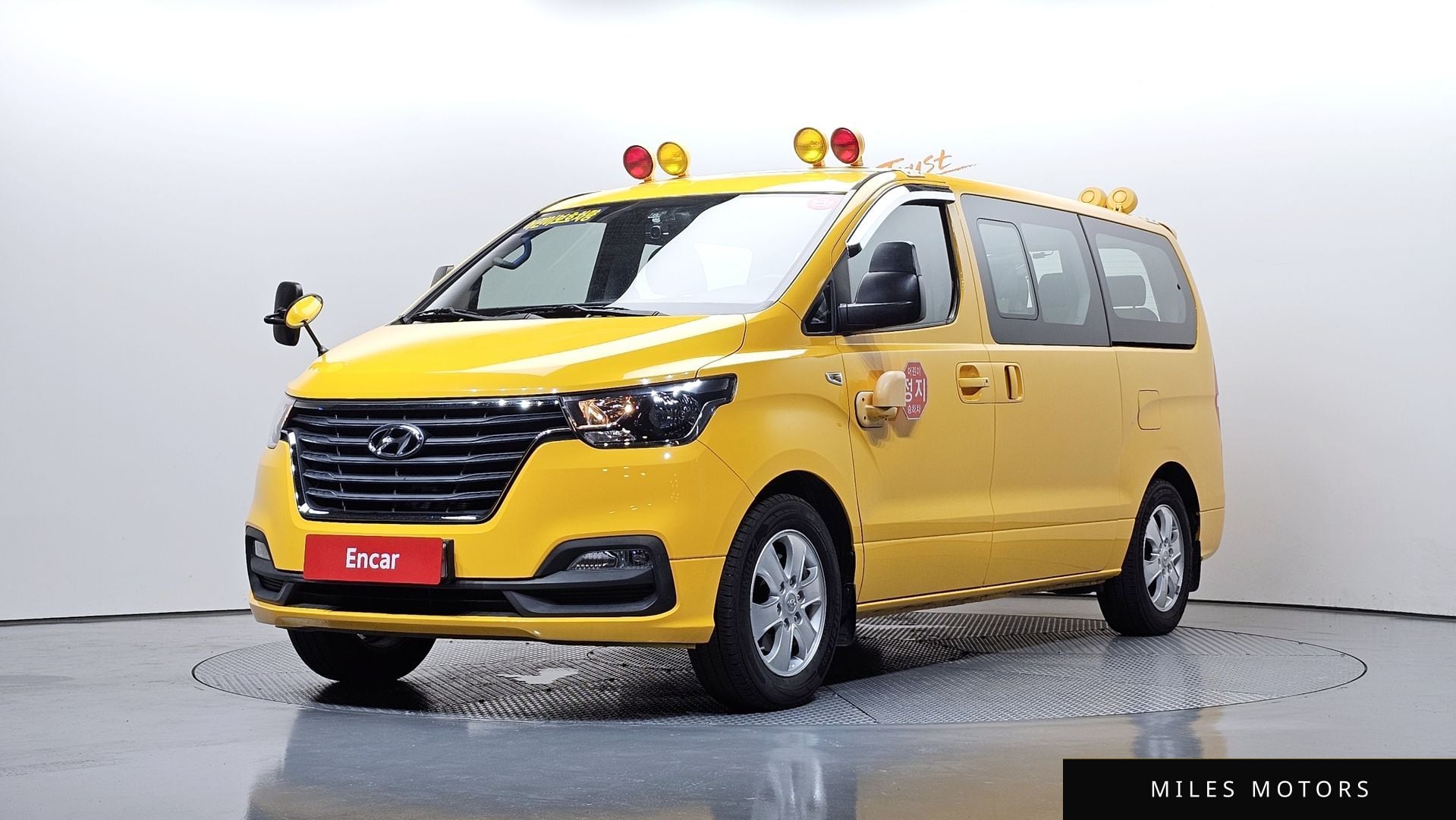 Hyundai Starex 2020 — фото 1 из 12