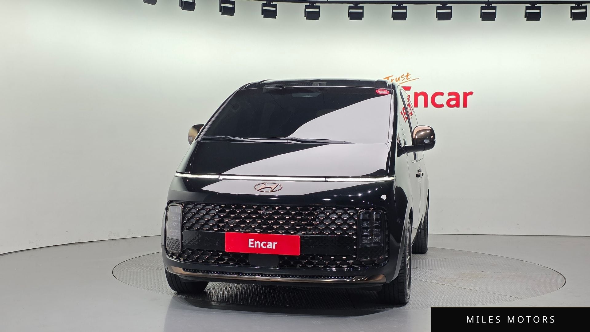 Hyundai Staria 2023 — миниатюра 3