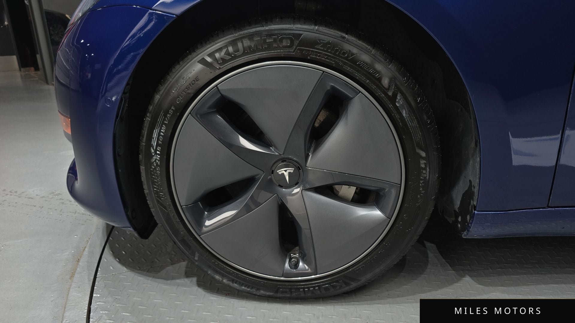 Tesla Model 3 2020 — миниатюра 5