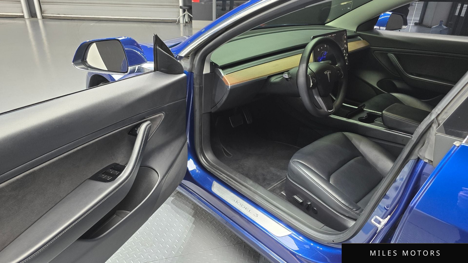 Tesla Model 3 2020 — миниатюра 10