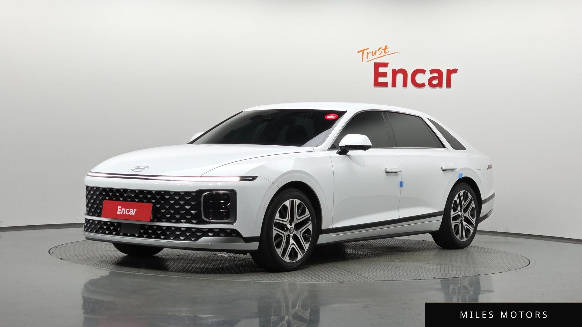 Hyundai Grandeur 2023 — фото 1 из 12
