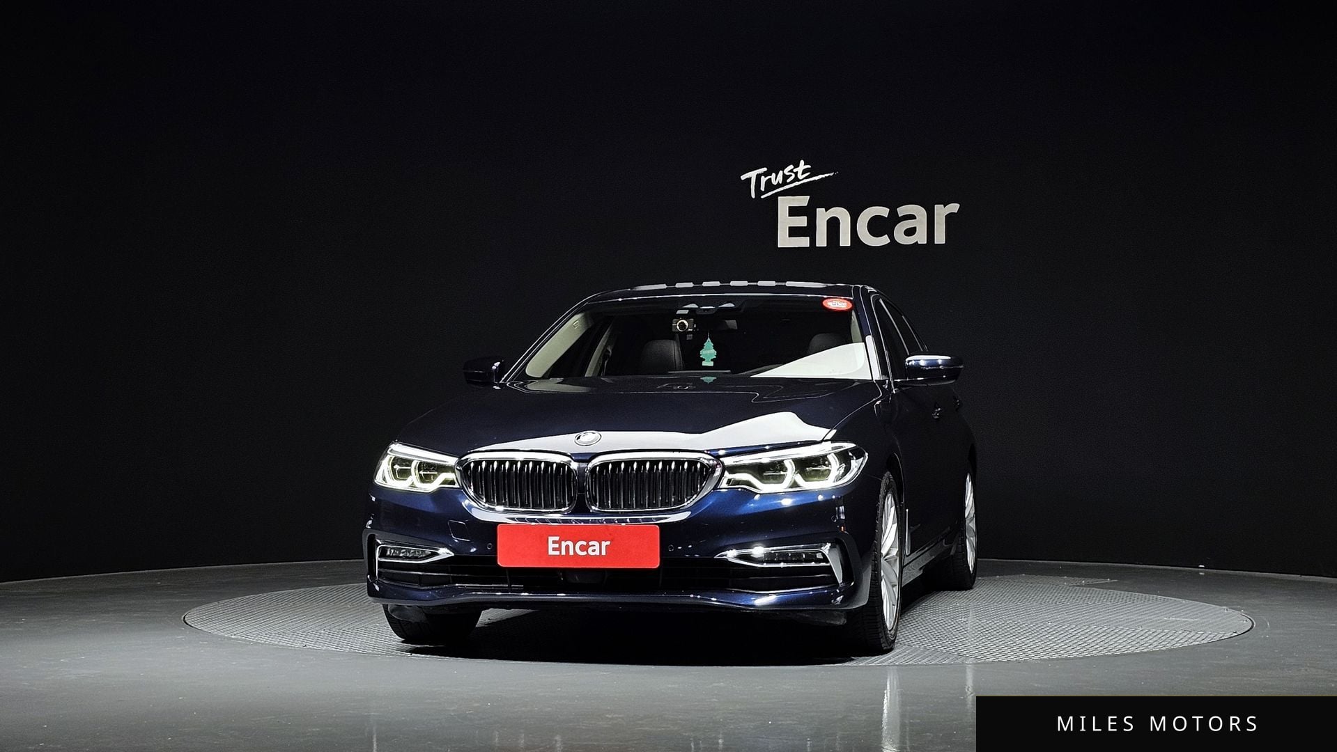 BMW 5 Series (G30) 2018 — миниатюра 3