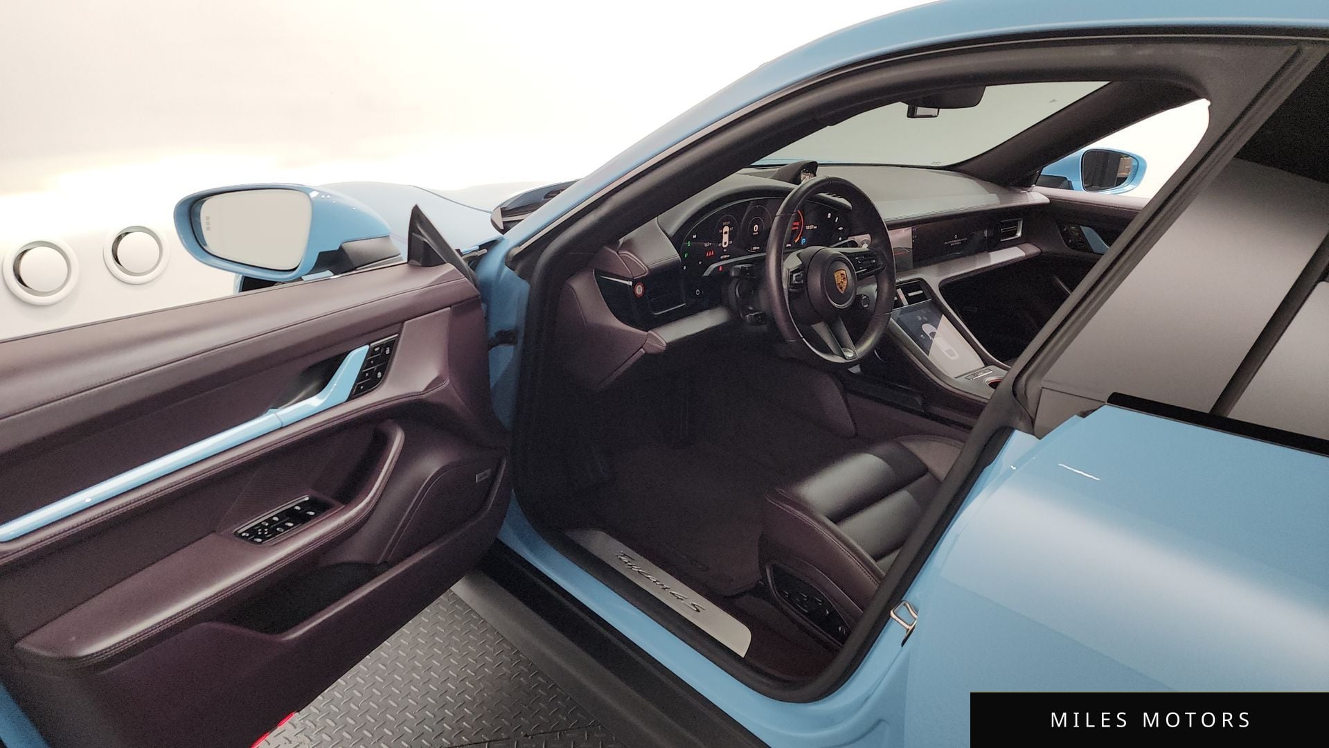Porsche Taycan 2021 — миниатюра 10