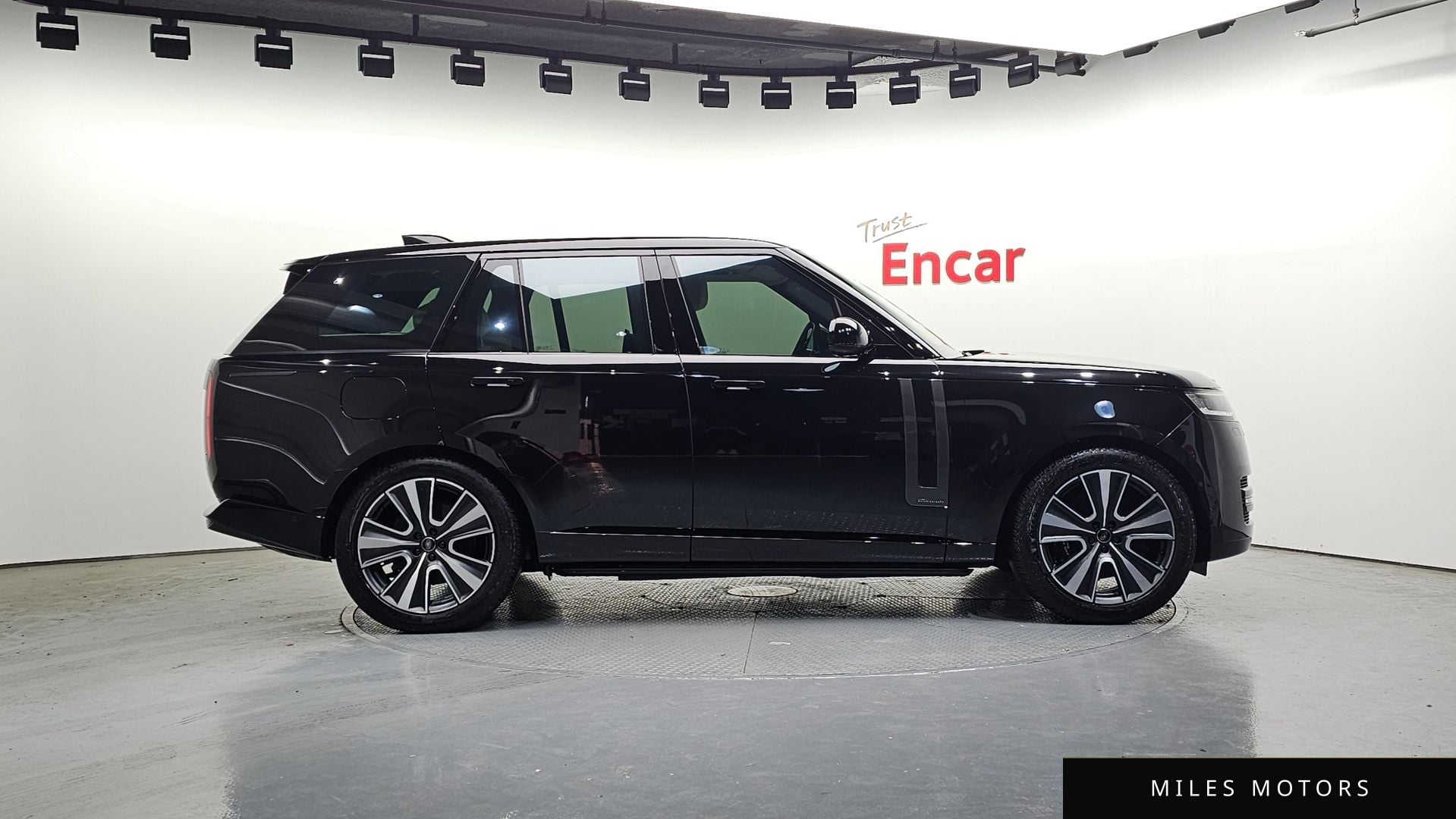 Land Rover Range Rover 2025 — миниатюра 5