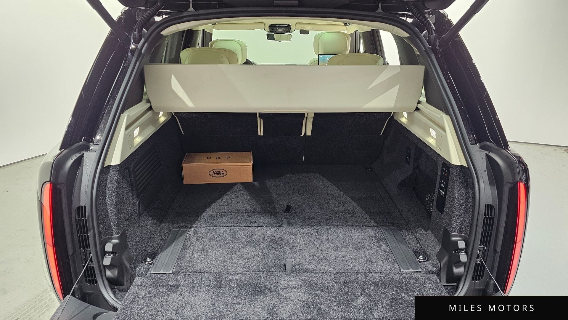 Land Rover Range Rover 2025 — миниатюра 10