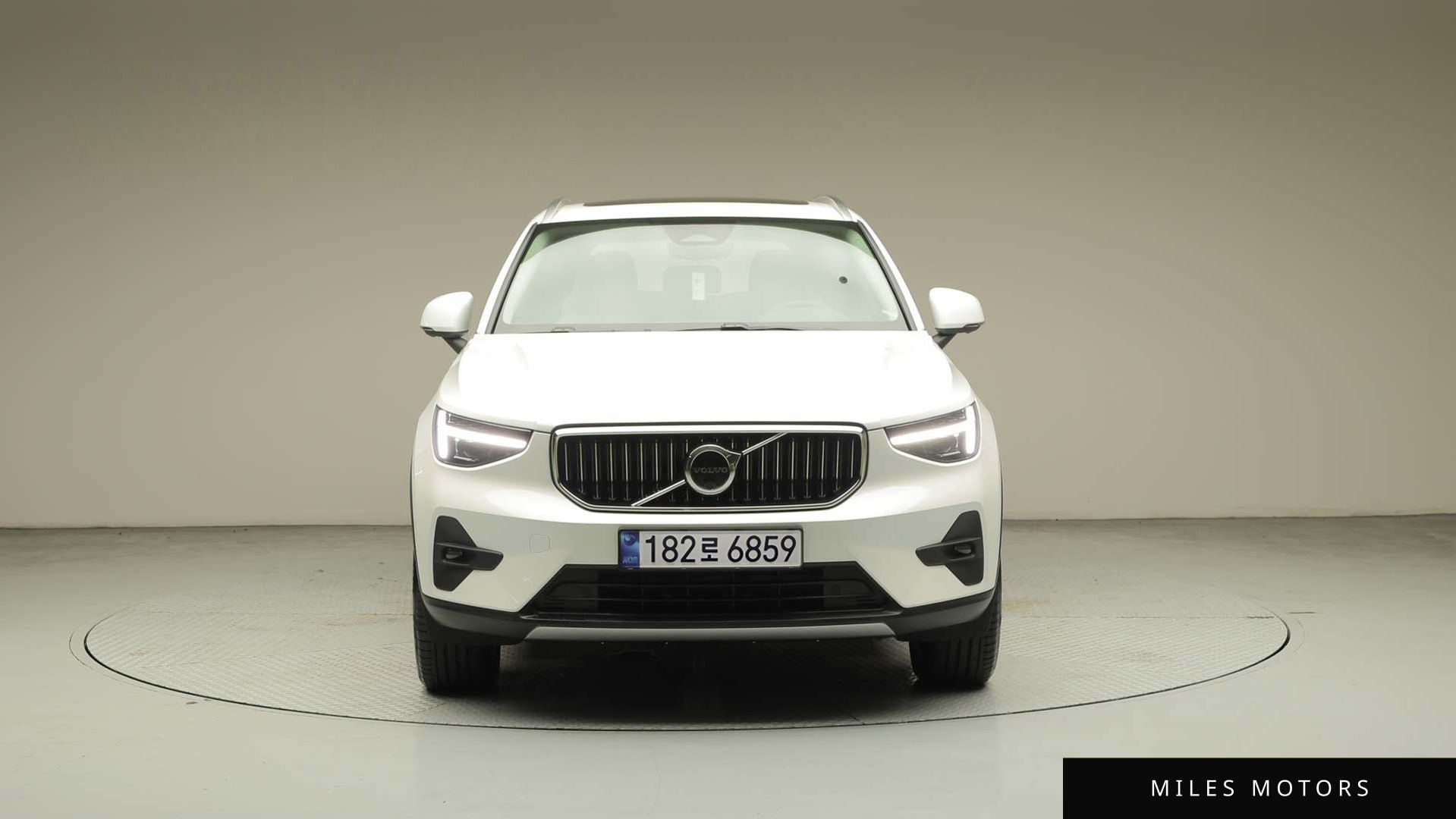 Volvo XC40 2026 — миниатюра 2