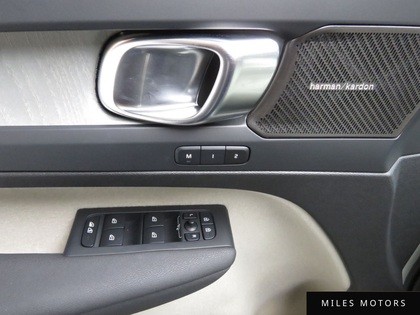 Volvo XC40 2026 — миниатюра 12