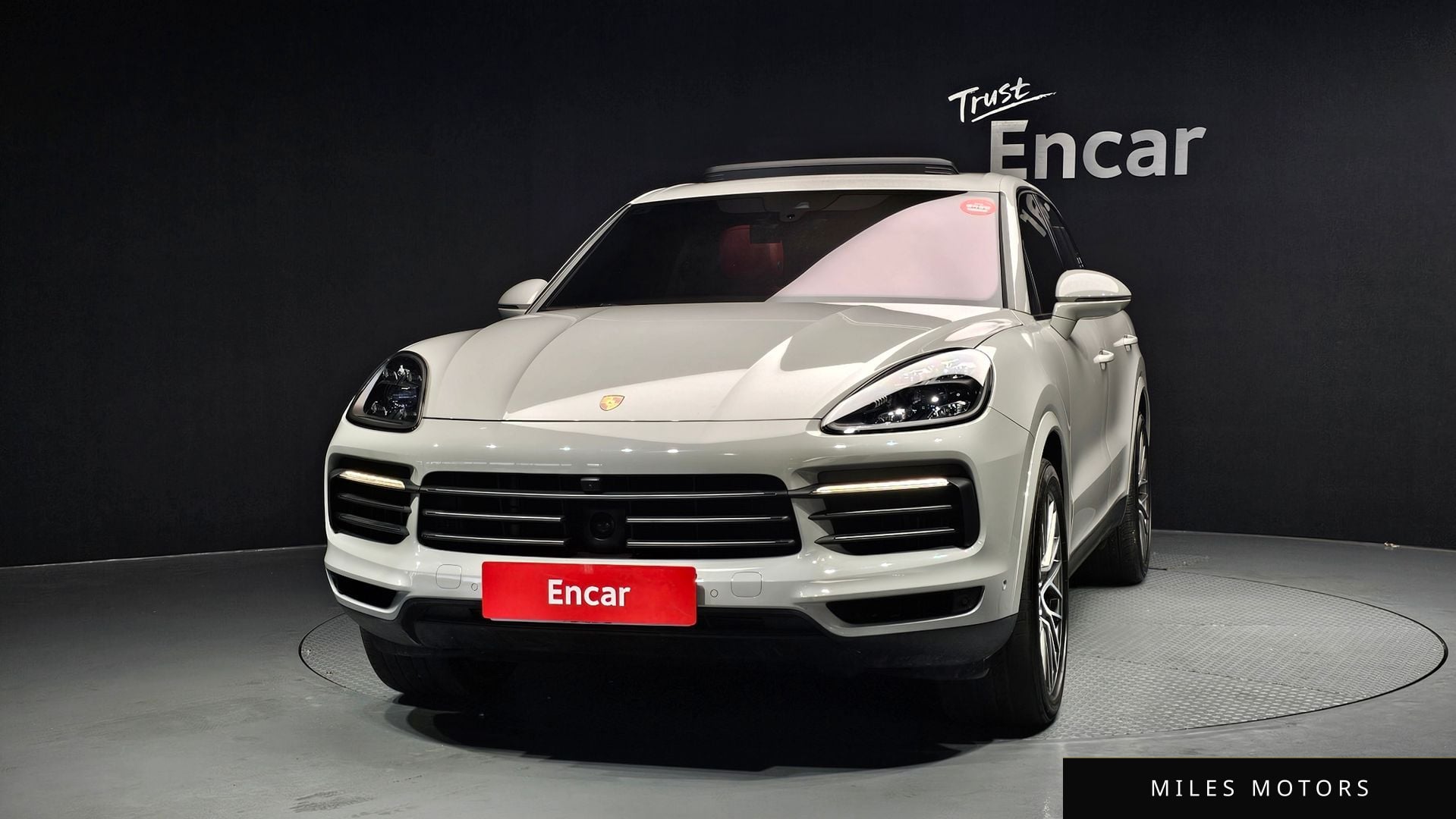 Porsche Cayenne 2023 — миниатюра 3