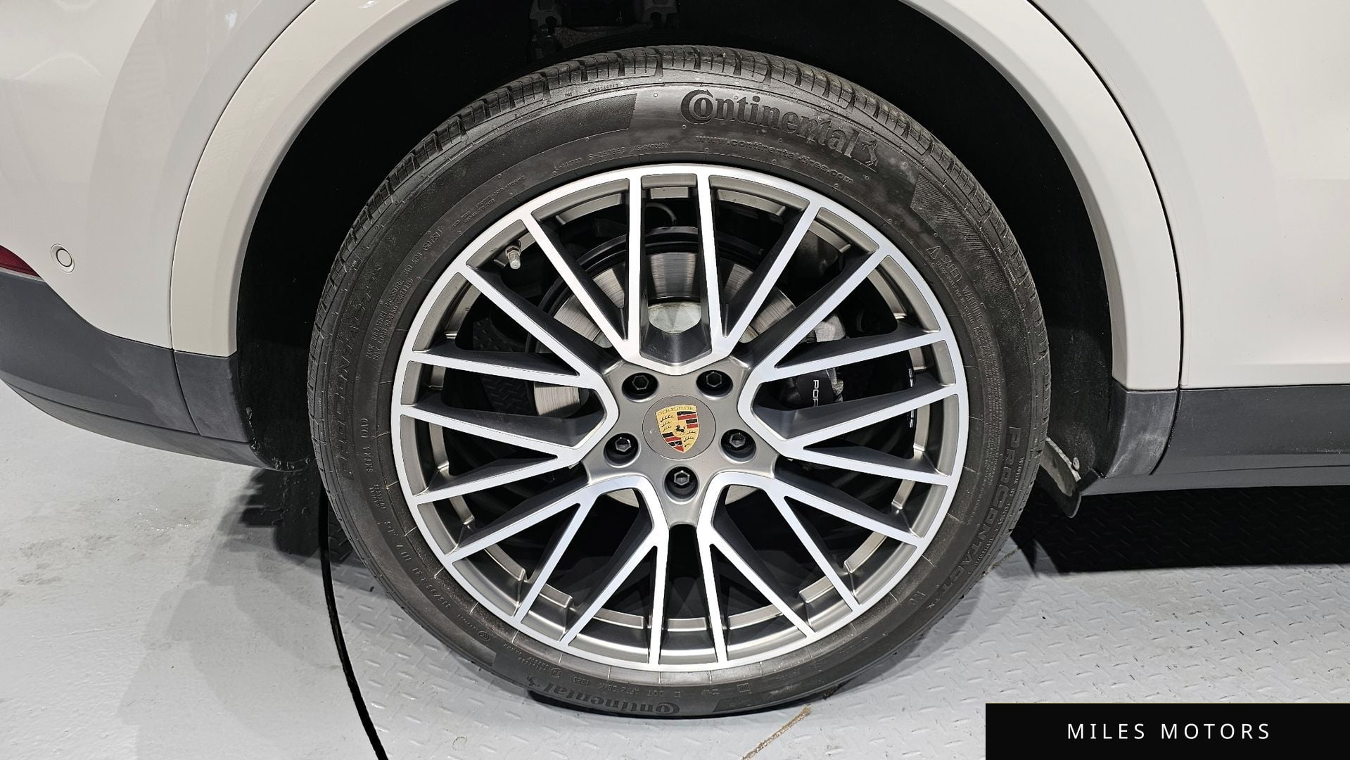 Porsche Cayenne 2023 — миниатюра 5