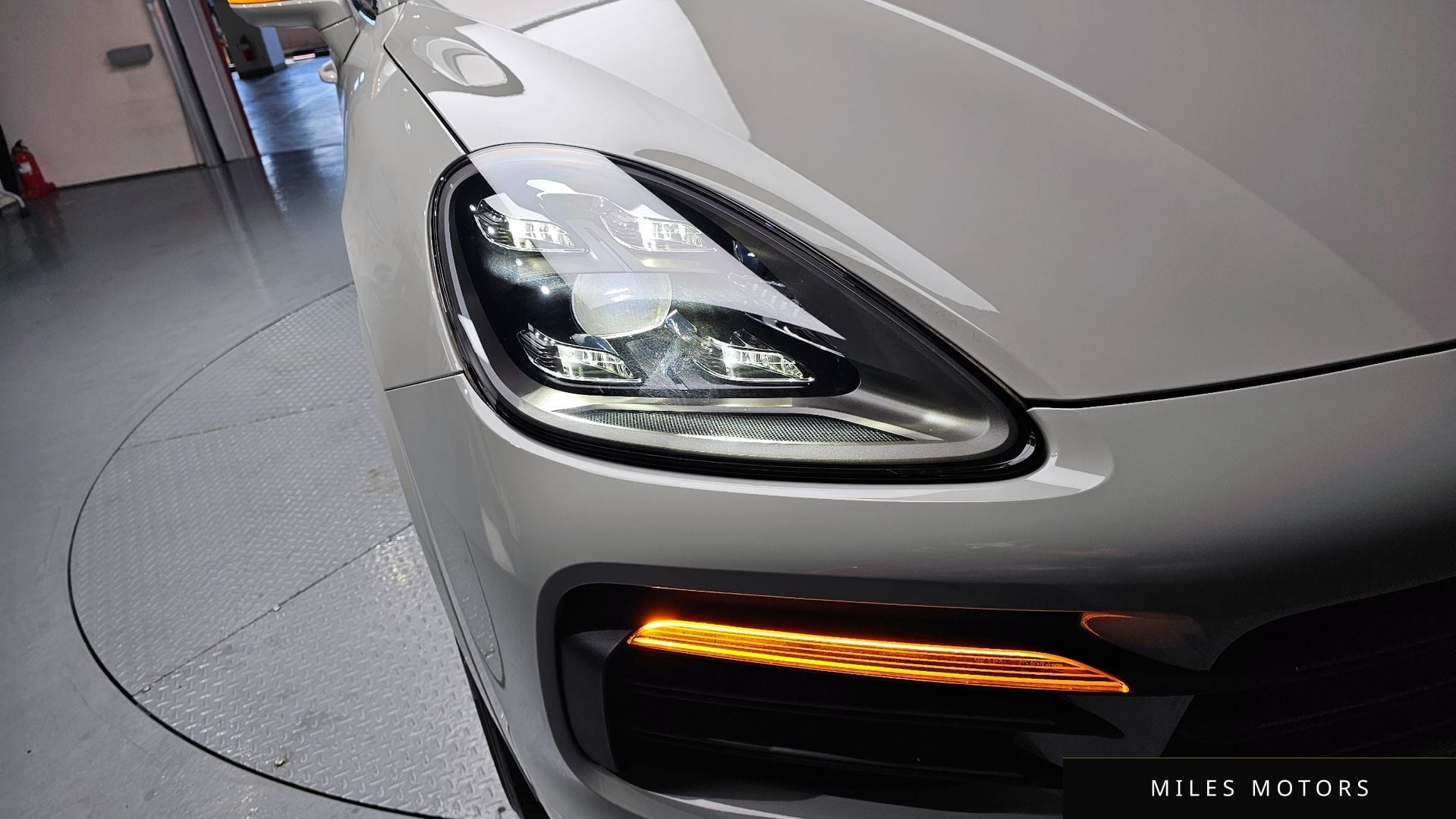 Porsche Cayenne 2023 — миниатюра 8