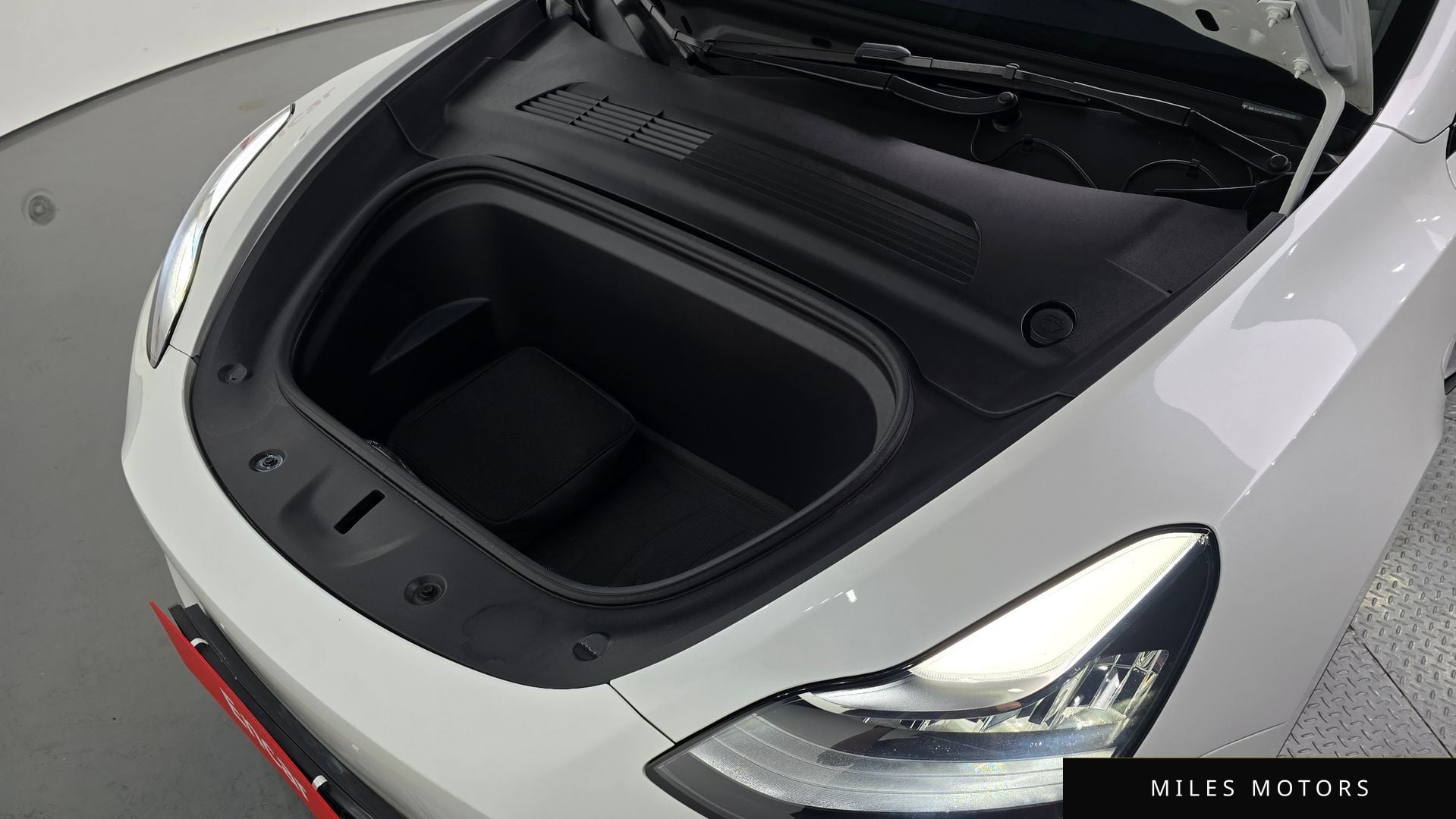 Tesla Model Y 2021 — миниатюра 6
