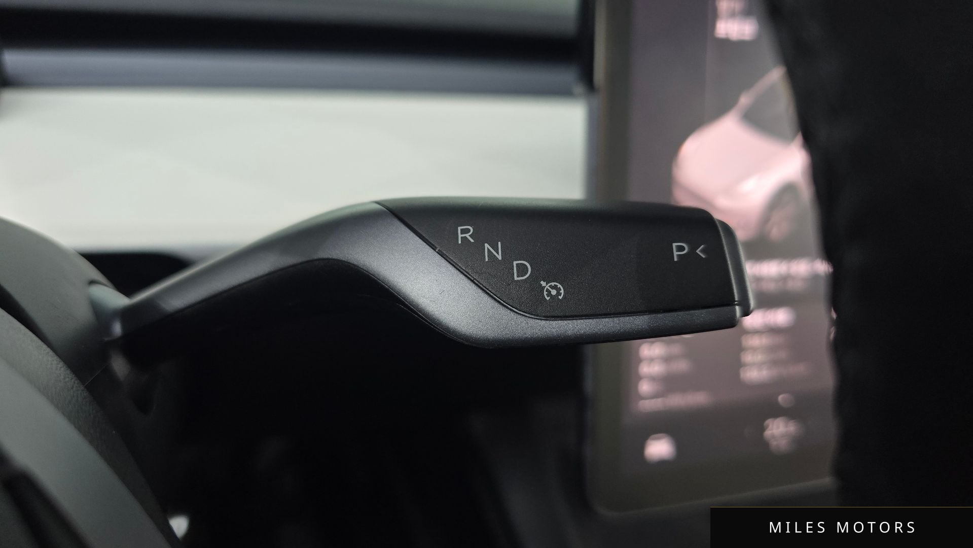Tesla Model Y 2021 — миниатюра 12