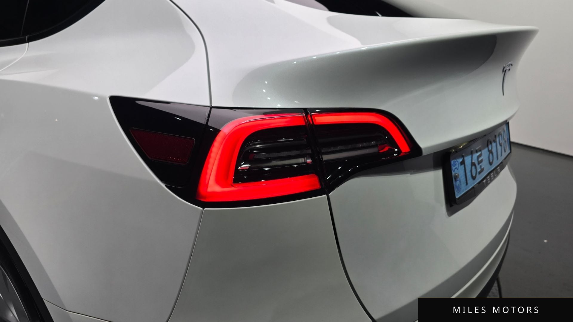 Tesla Model Y 2021 — миниатюра 9
