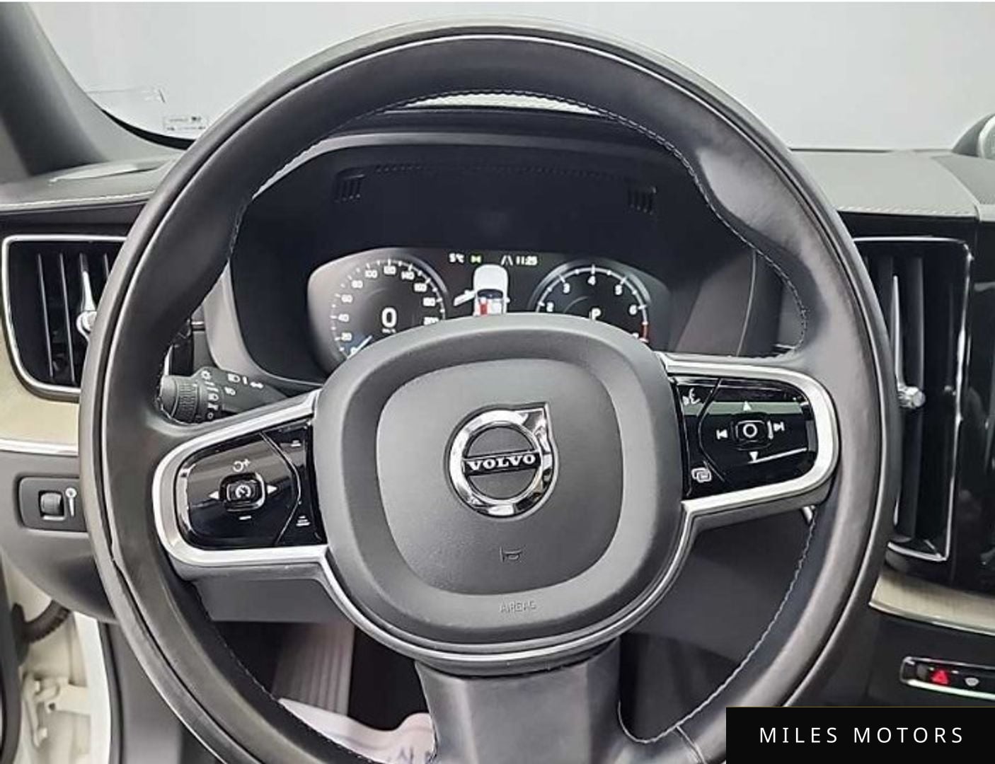 Volvo XC60 2018 — миниатюра 9
