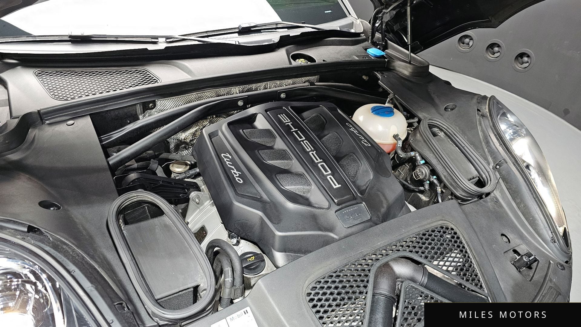 Porsche Macan 2016 — миниатюра 6