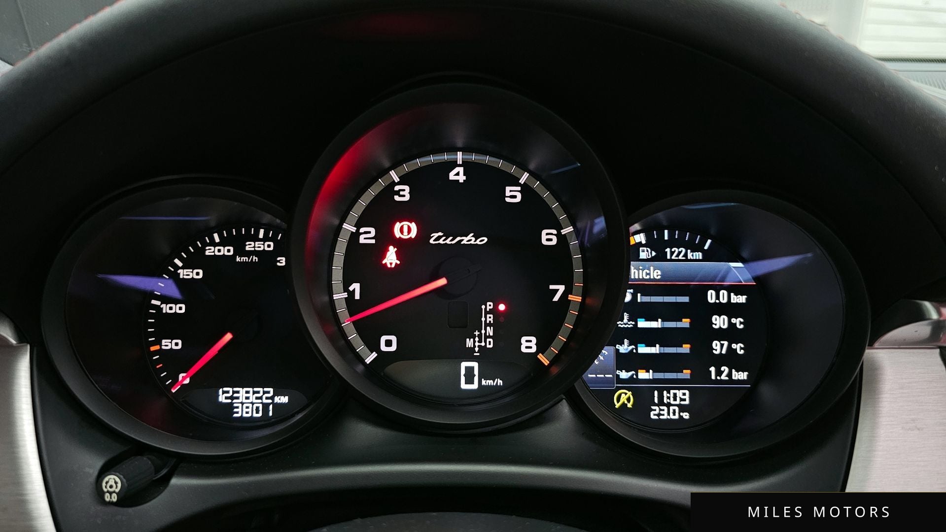 Porsche Macan 2016 — миниатюра 8