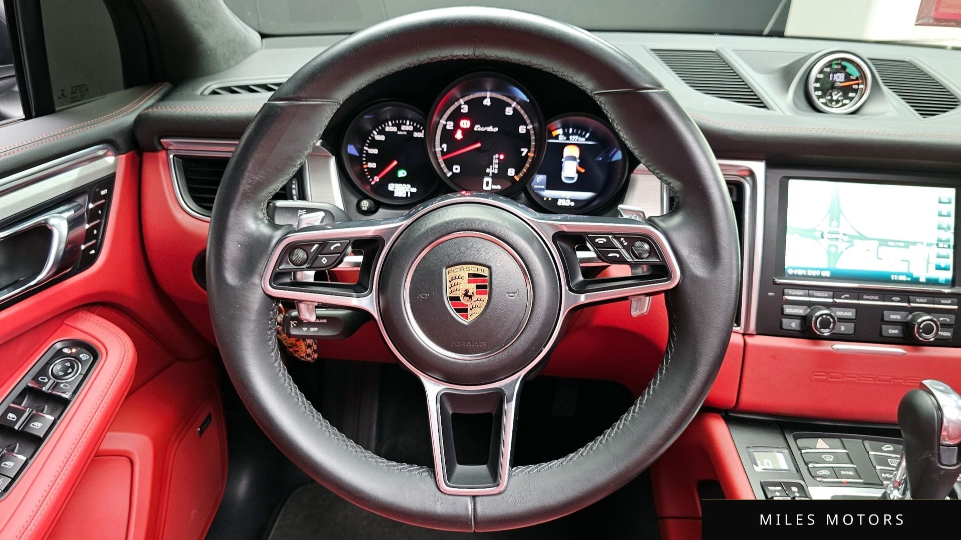 Porsche Macan 2016 — миниатюра 12