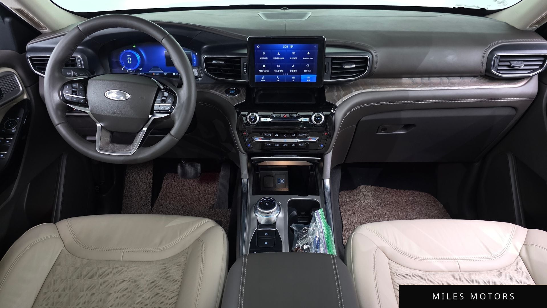 Ford Explorer 2022 — миниатюра 10