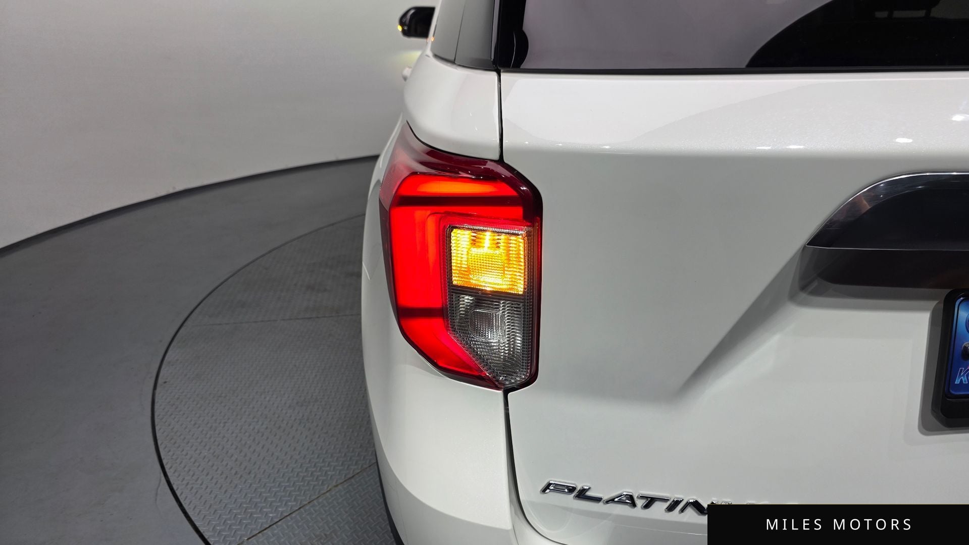 Ford Explorer 2022 — миниатюра 9