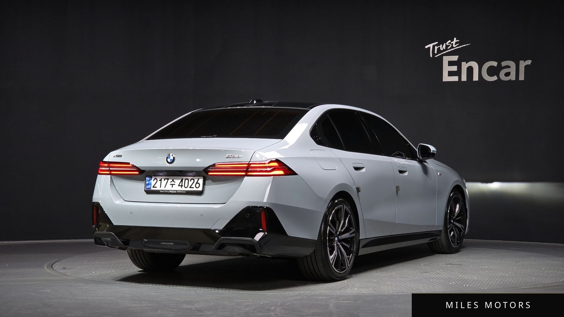 BMW 5 Series (G60) 2024 — миниатюра 2