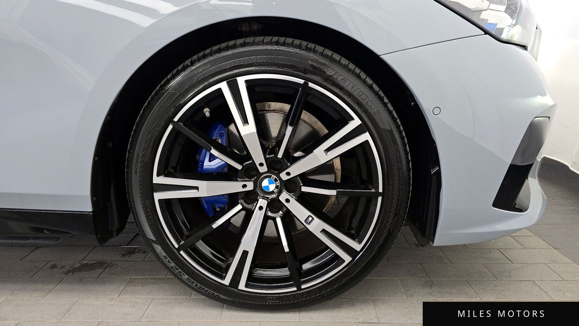 BMW 5 Series (G60) 2024 — миниатюра 7