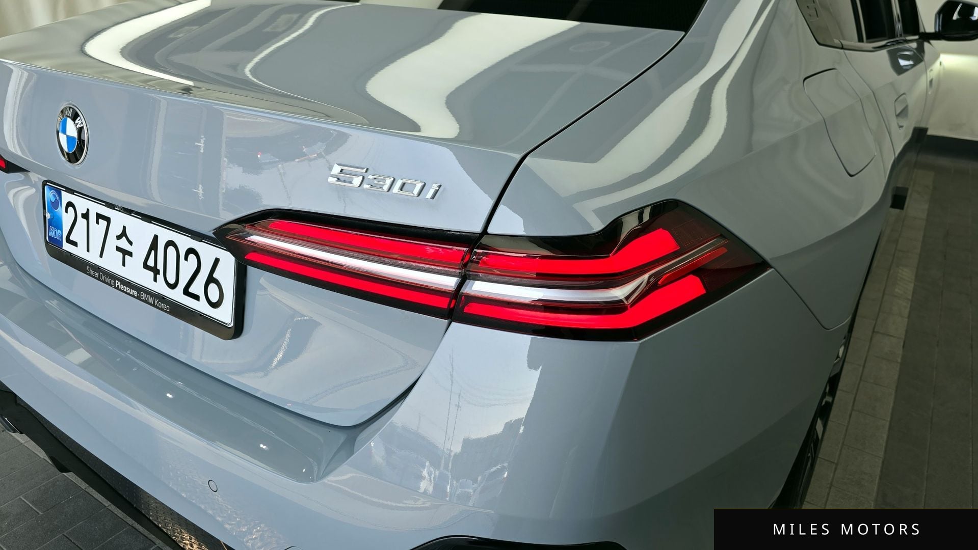 BMW 5 Series (G60) 2024 — миниатюра 9