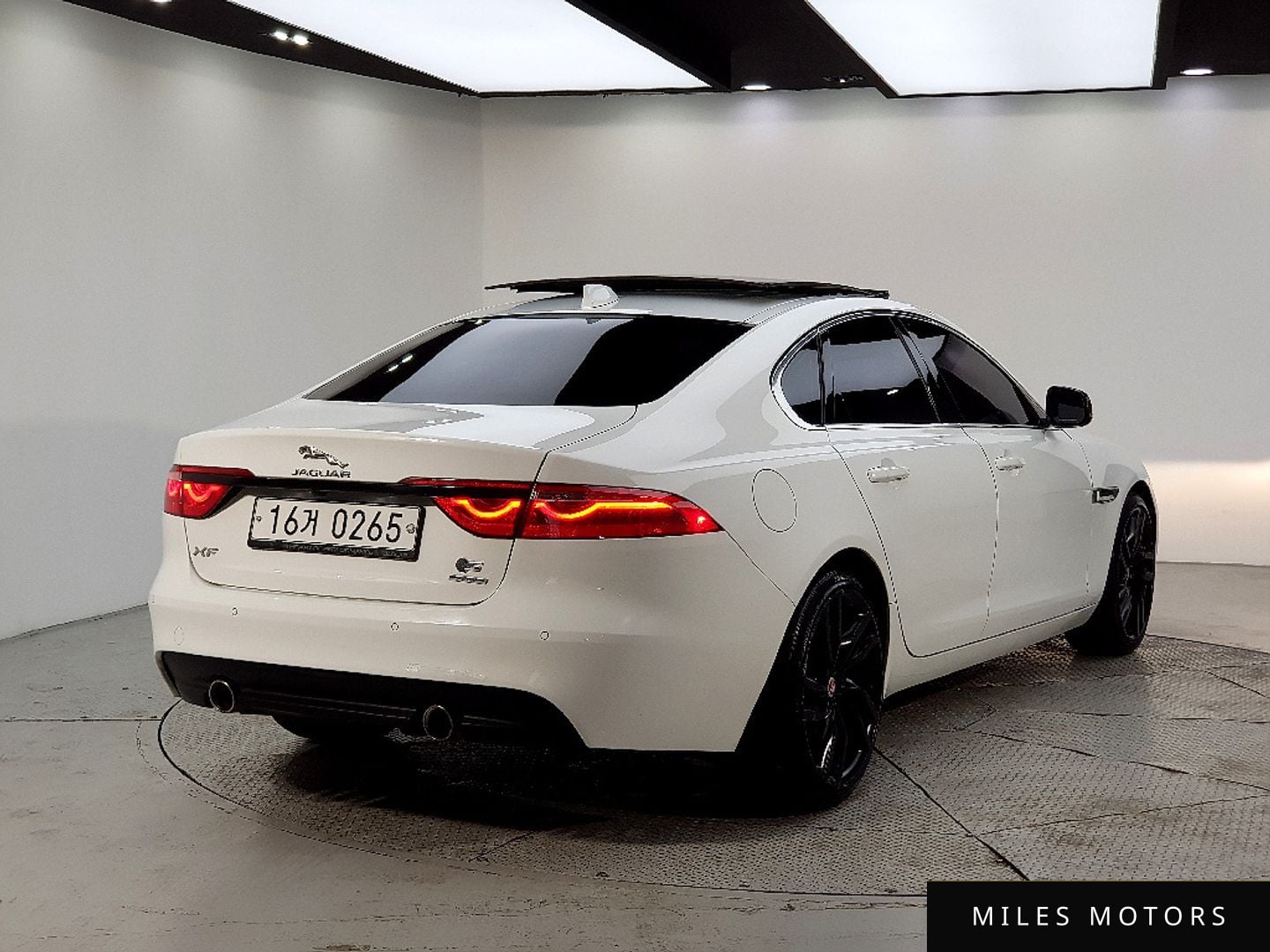 Jaguar XF (X260) 2016 — миниатюра 4