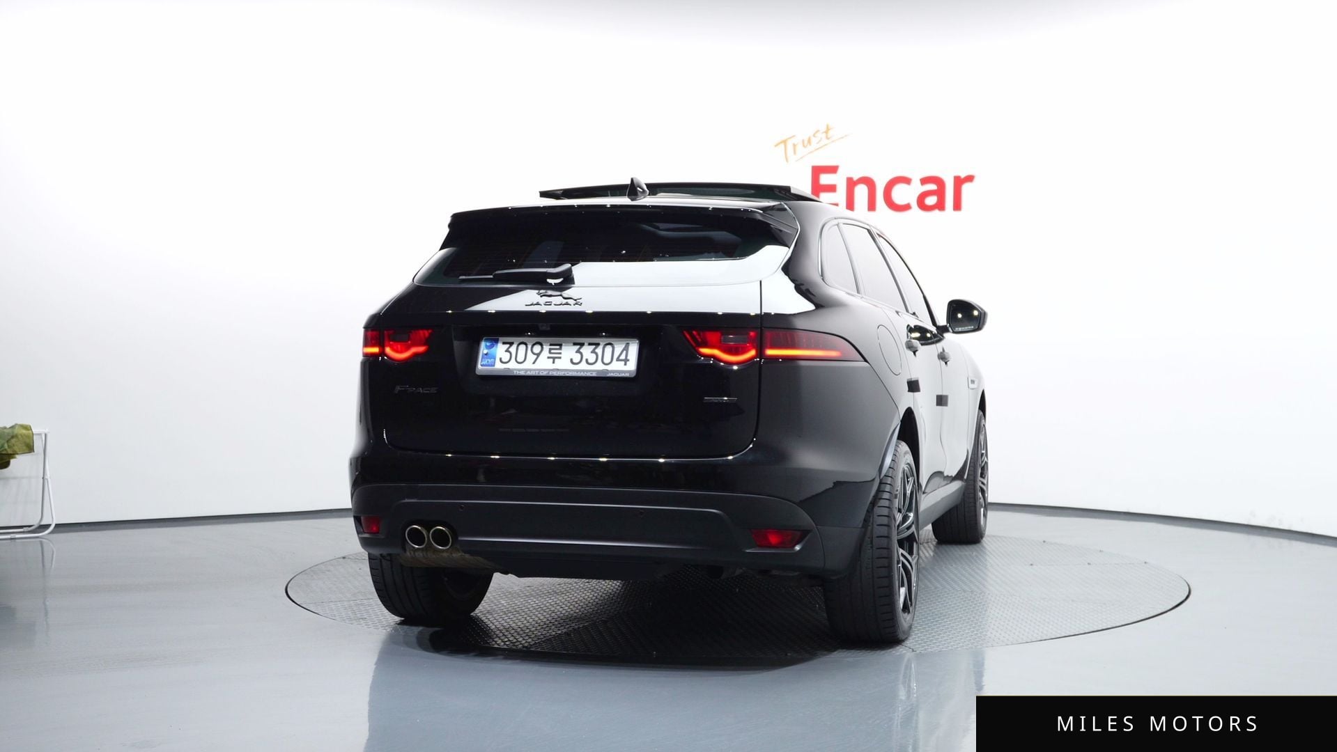 Jaguar F-PACE 2018 — миниатюра 4