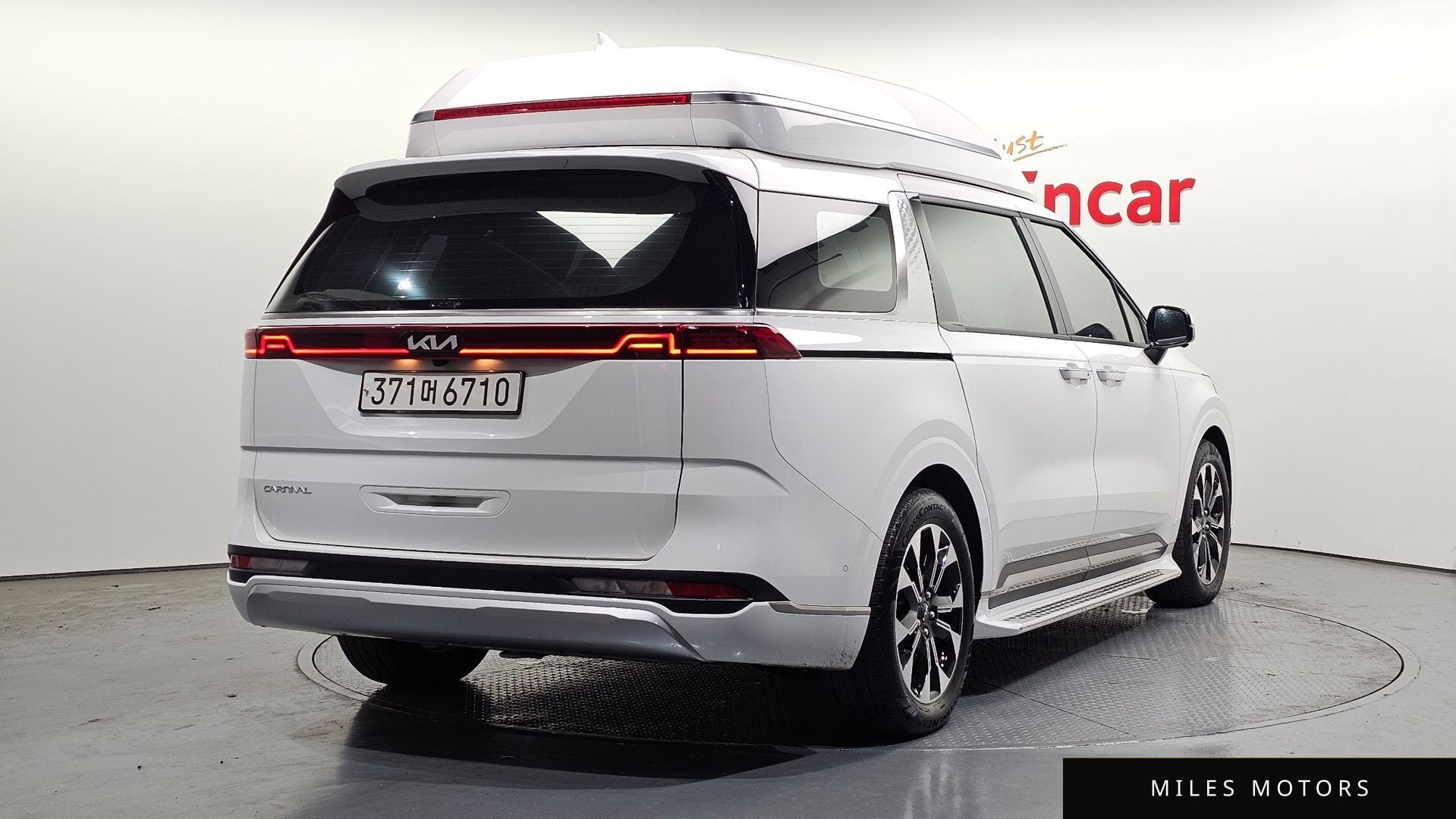 Kia Carnival 2023 — миниатюра 2