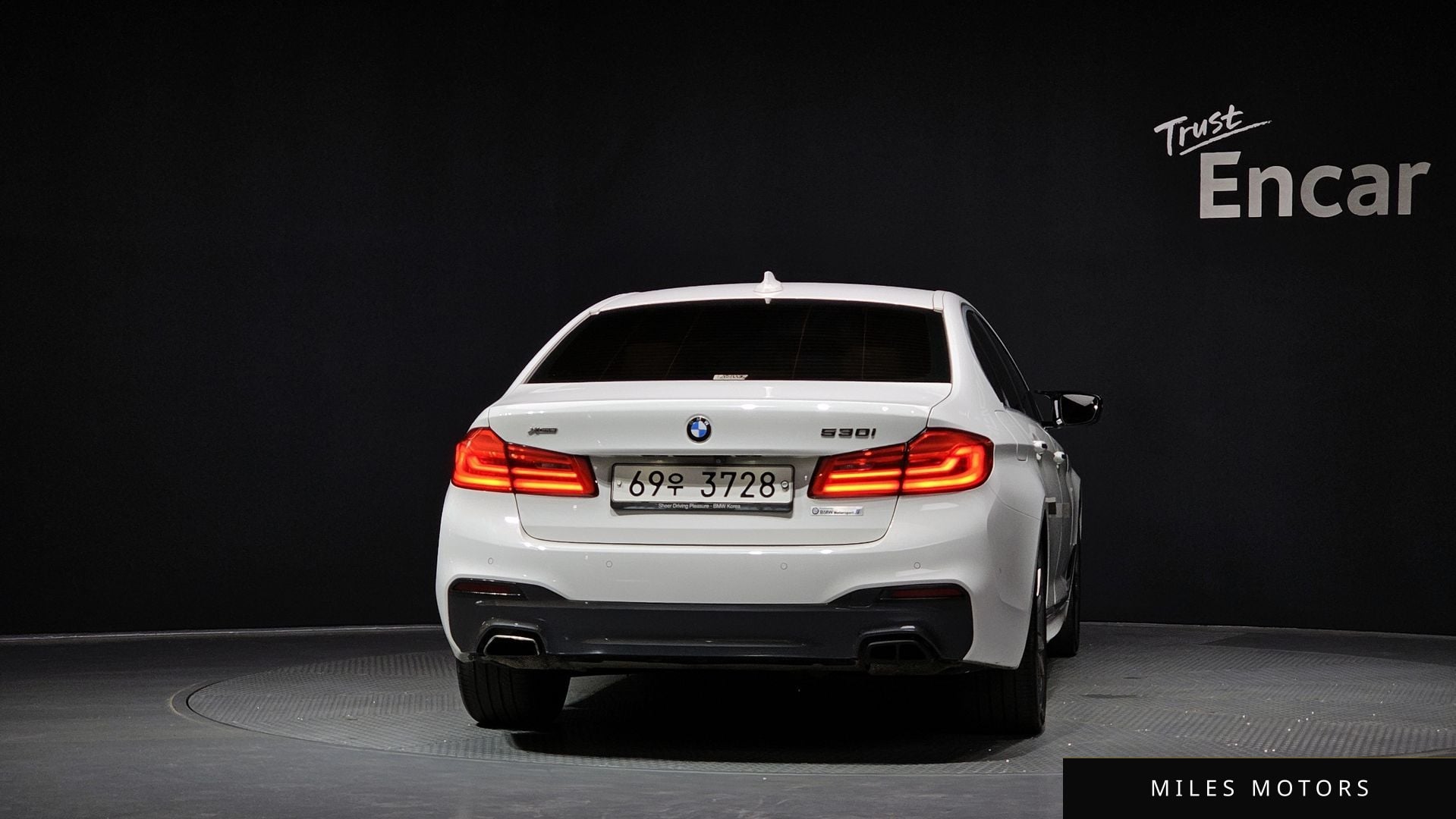 BMW 5 Series (G30) 2018 — миниатюра 4