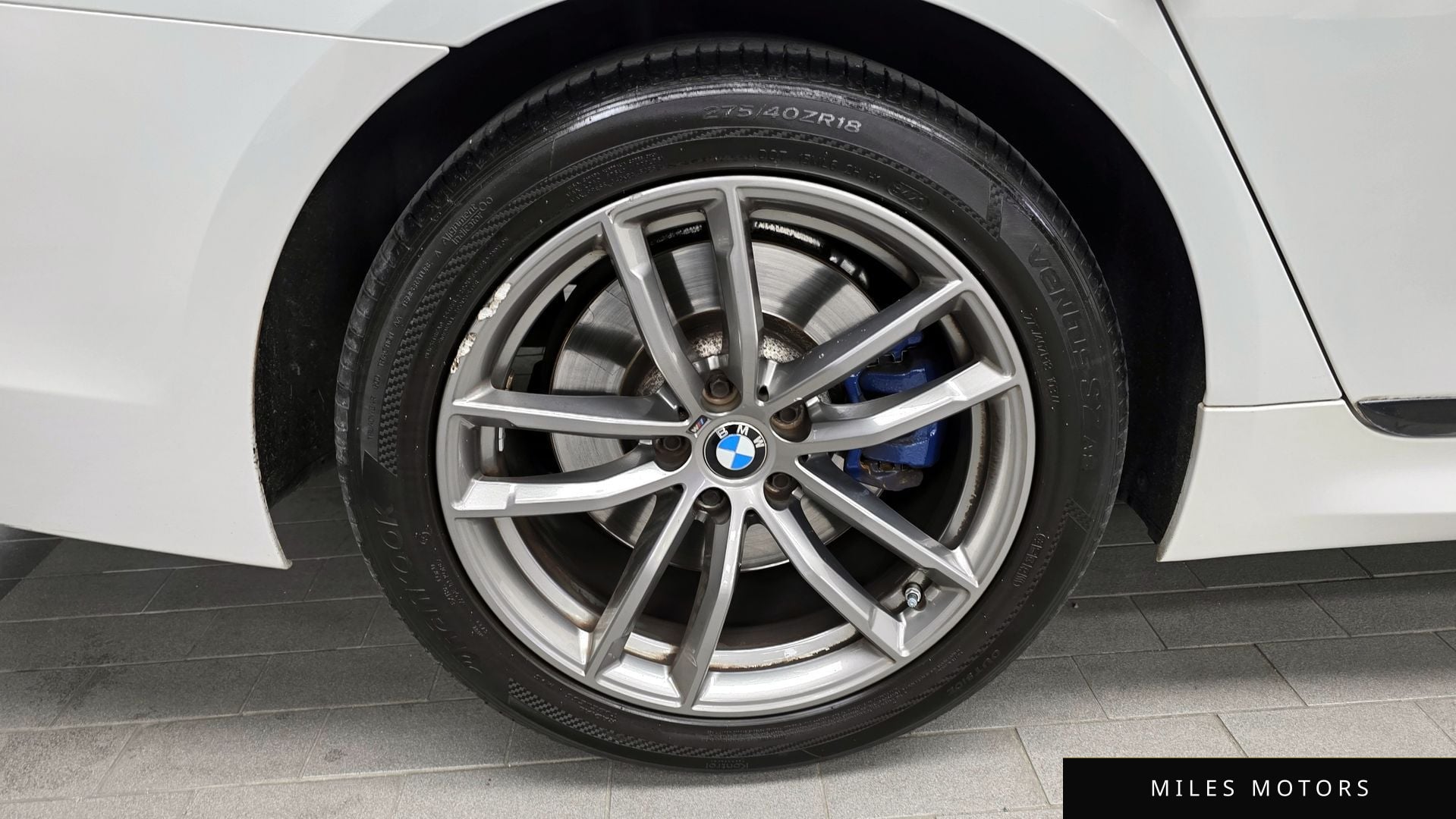 BMW 5 Series (G30) 2018 — миниатюра 5