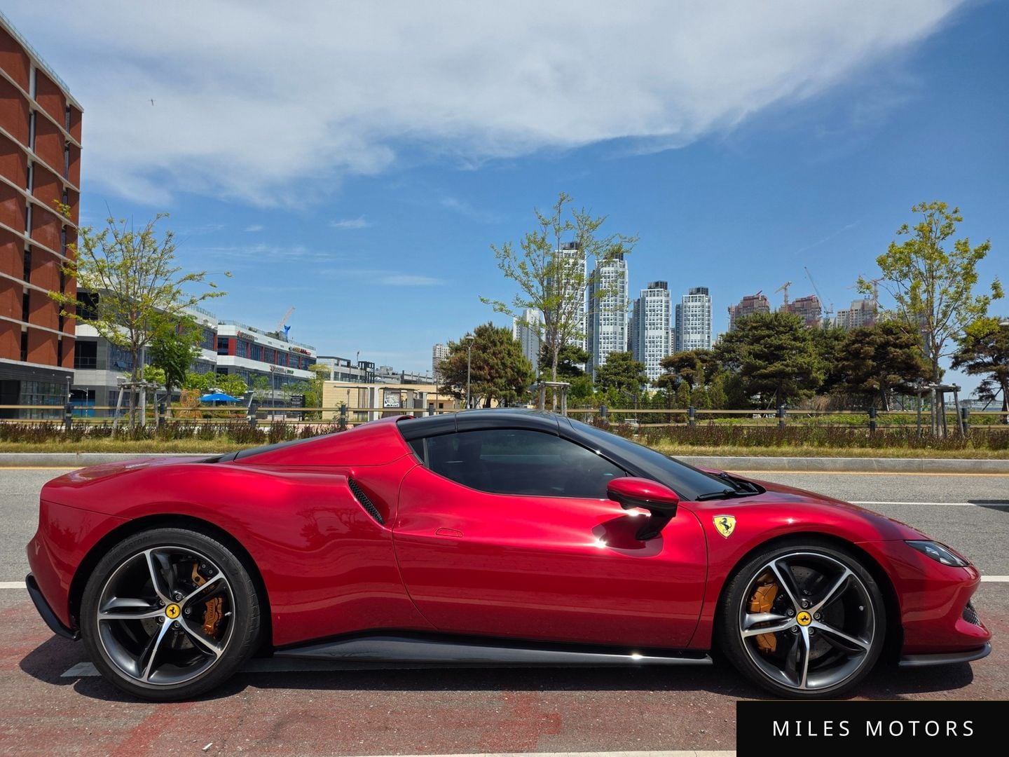 Ferrari 296 GTS 2024 — миниатюра 9