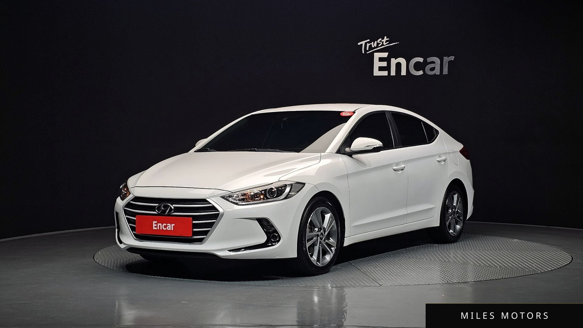 Hyundai AVANTE 2017 — фото 1 из 12