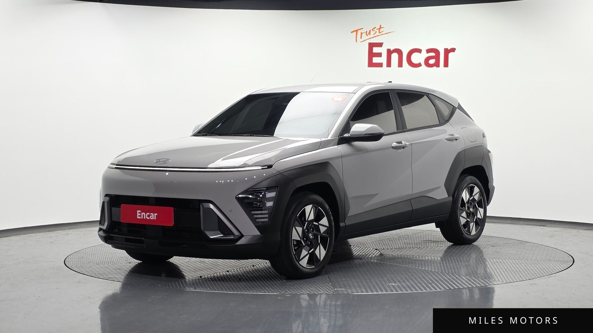 Hyundai Kona 2023 — фото 1 из 12