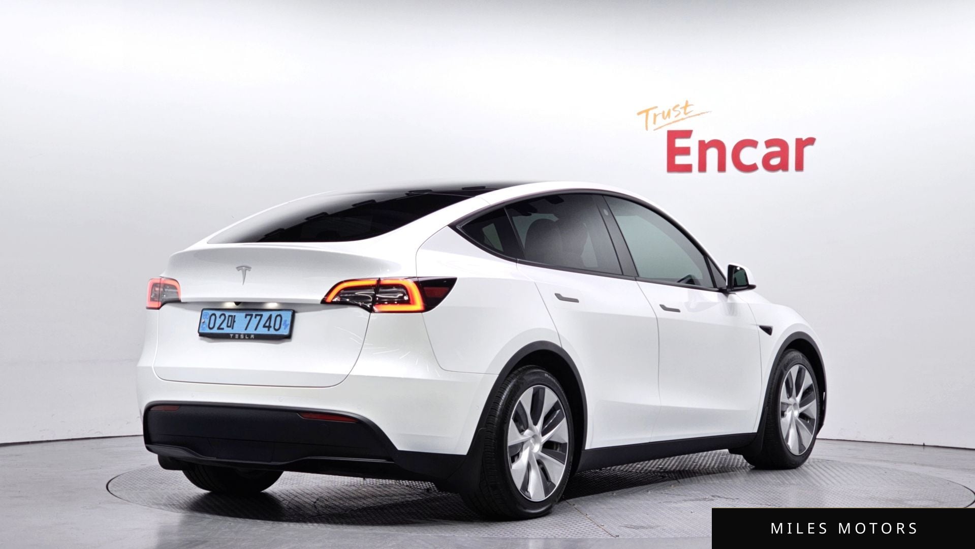 Tesla Model Y 2021 — миниатюра 2