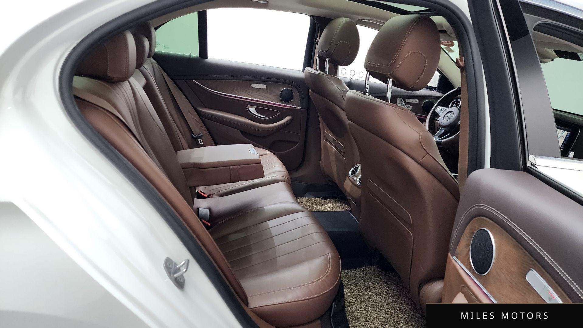 Mercedes-Benz E-Class W213 2017 — миниатюра 11