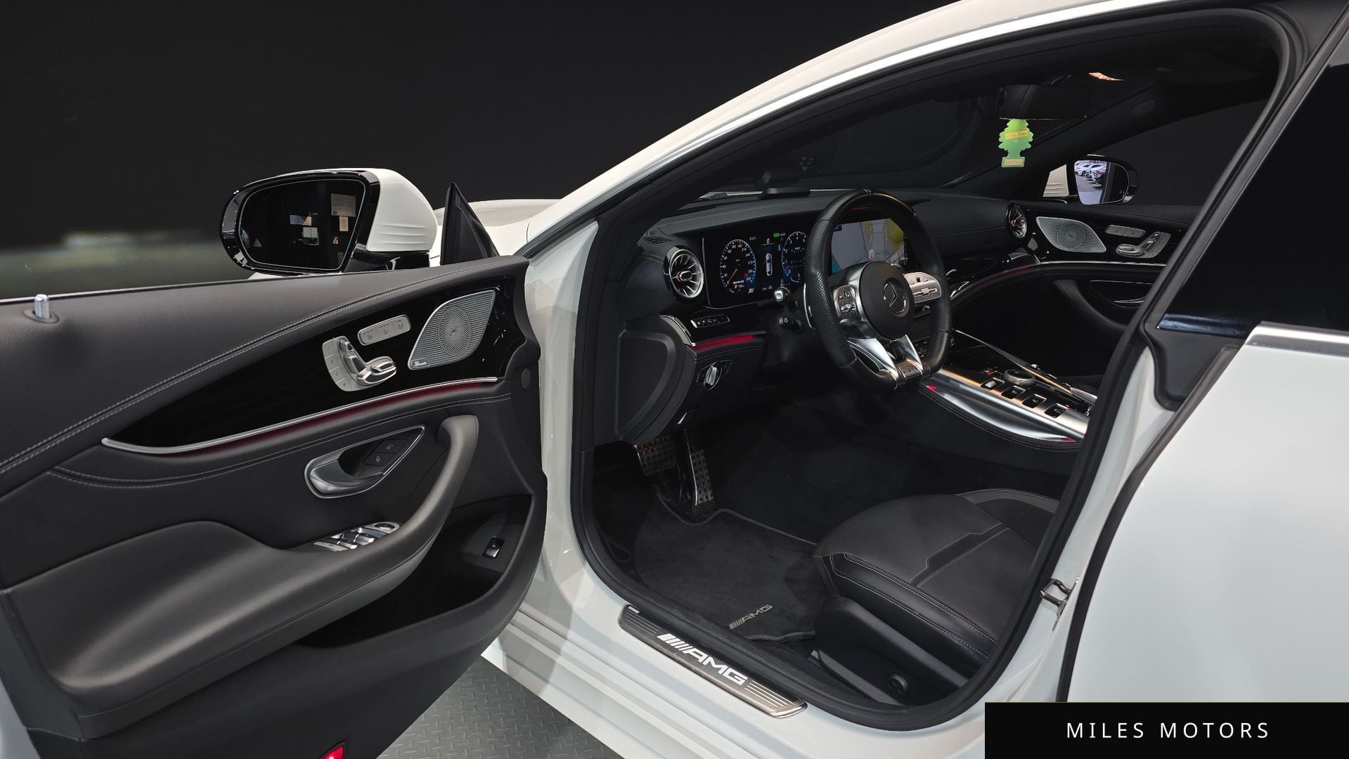 Mercedes-Benz AMG GT 2020 — миниатюра 10