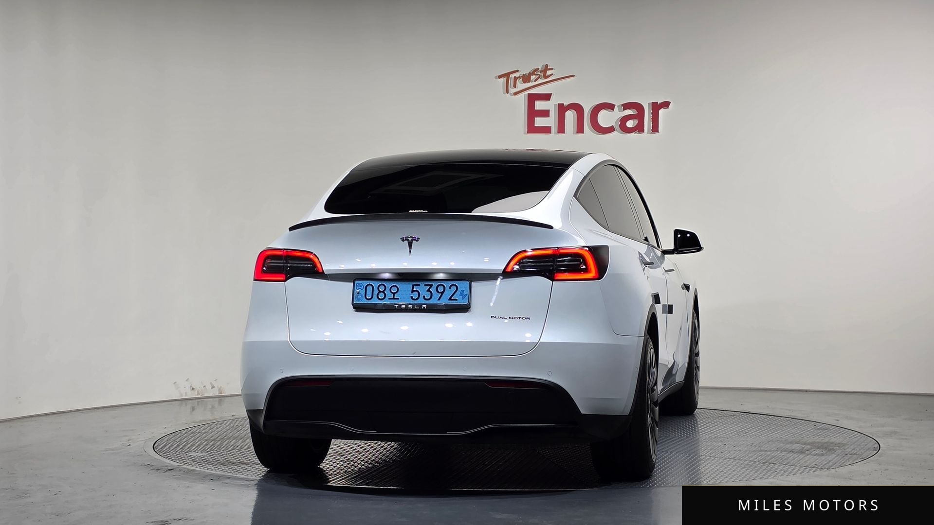 Tesla Model Y 2022 — миниатюра 4