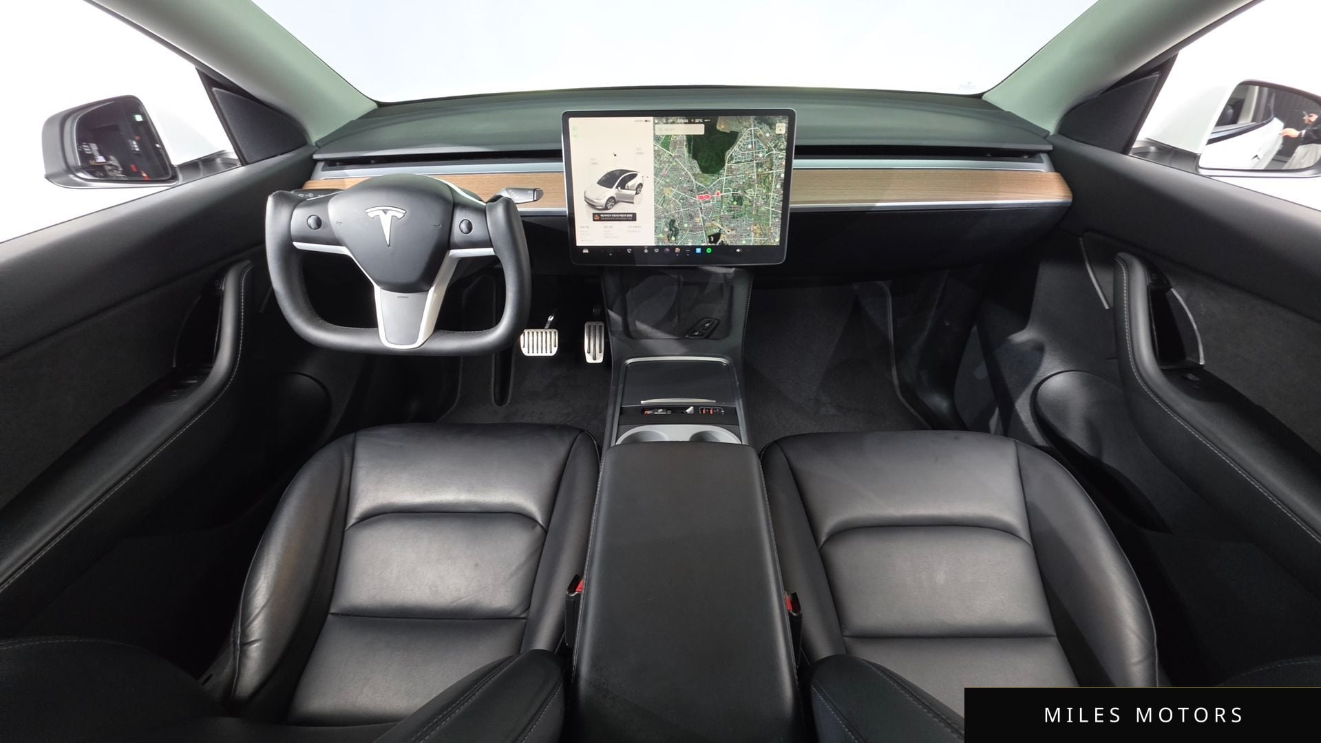 Tesla Model Y 2022 — миниатюра 10