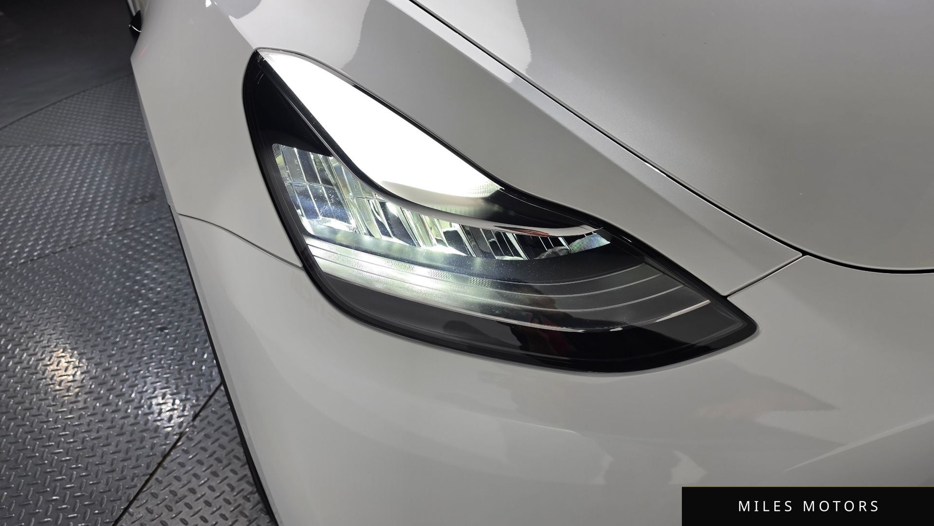 Tesla Model Y 2022 — миниатюра 8