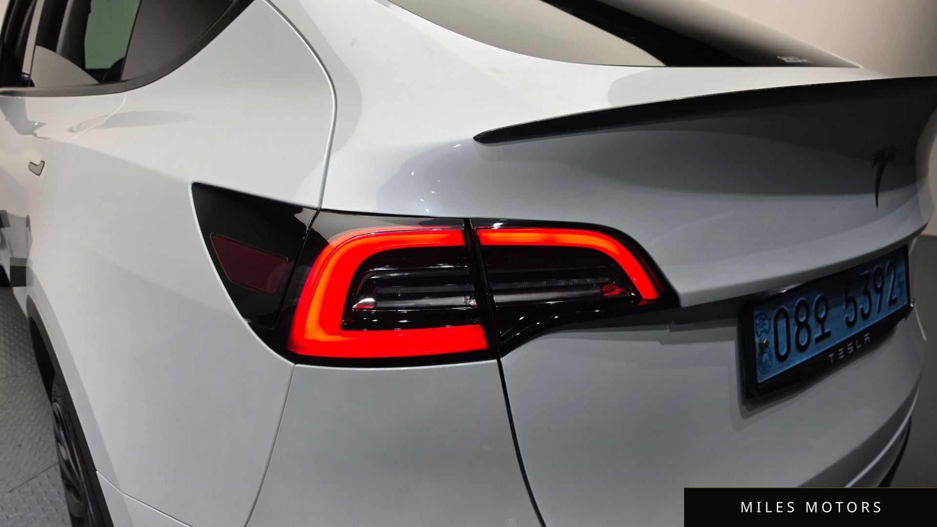 Tesla Model Y 2022 — миниатюра 9