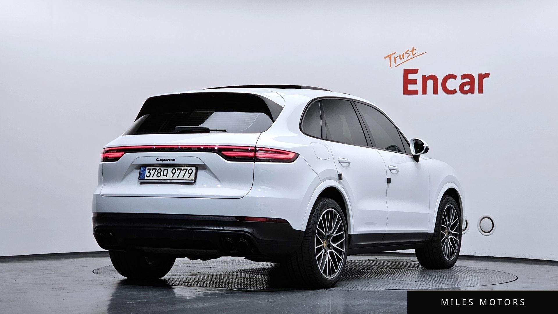 Porsche Cayenne 2021 — миниатюра 2